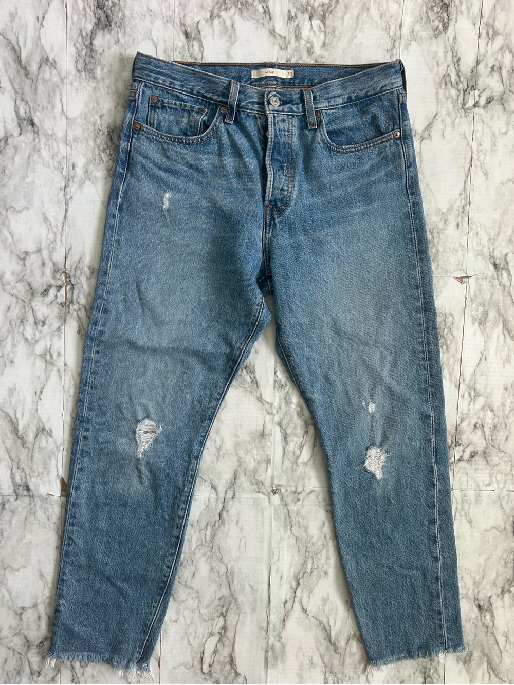 Levi's women’s size 30 Cropped Wedgie Straight Fit Jeans raw hem distressed